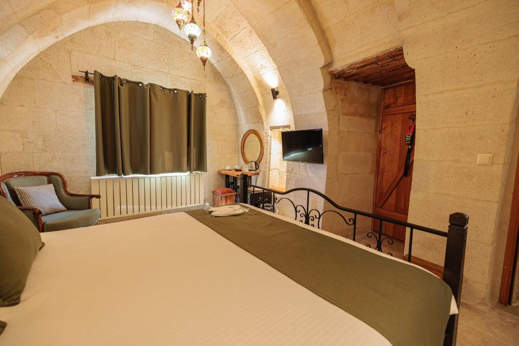 Canyon Cave Hotel أوروغوبْ المظهر الخارجي الصورة