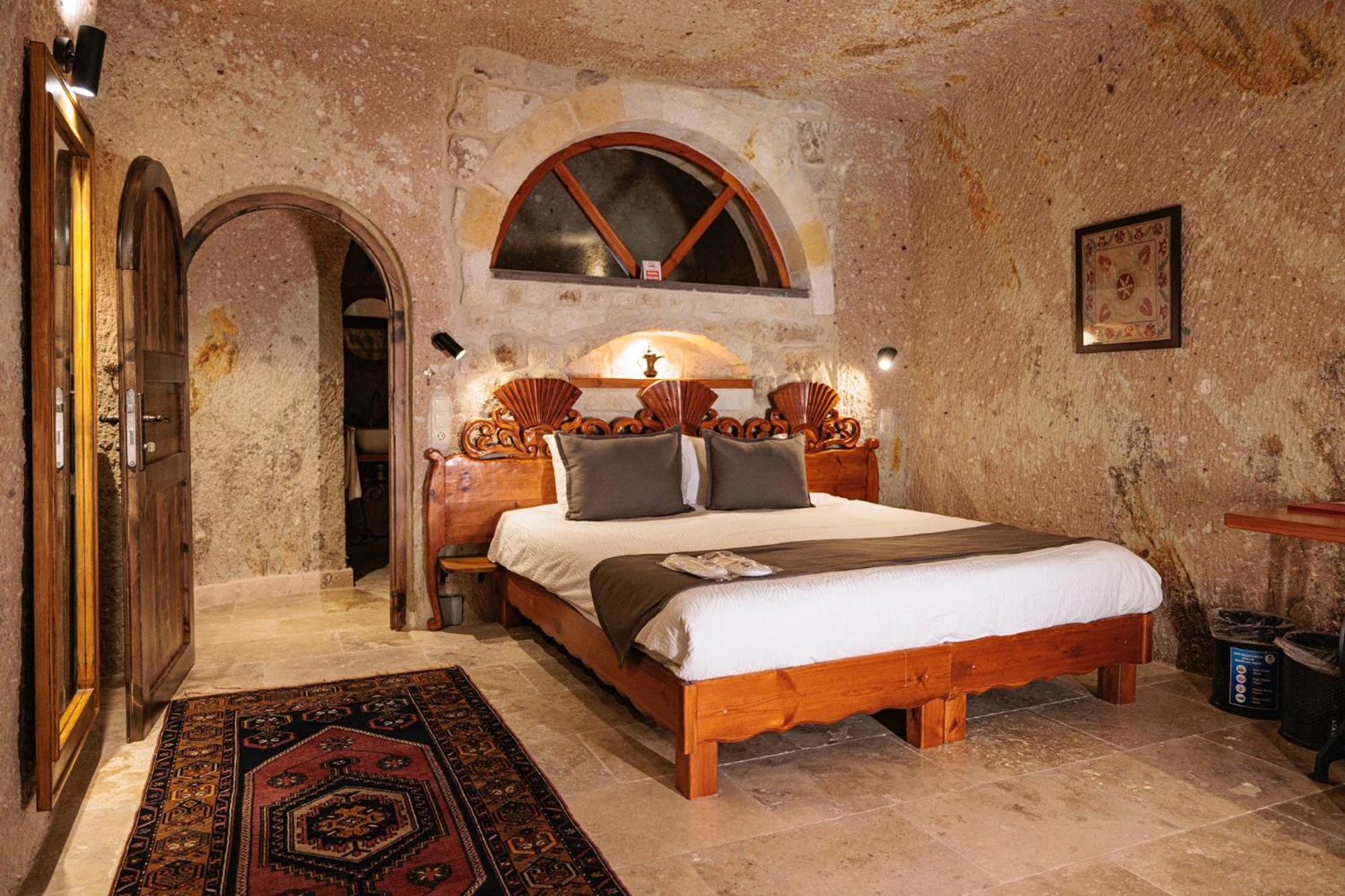 Canyon Cave Hotel أوروغوبْ المظهر الخارجي الصورة