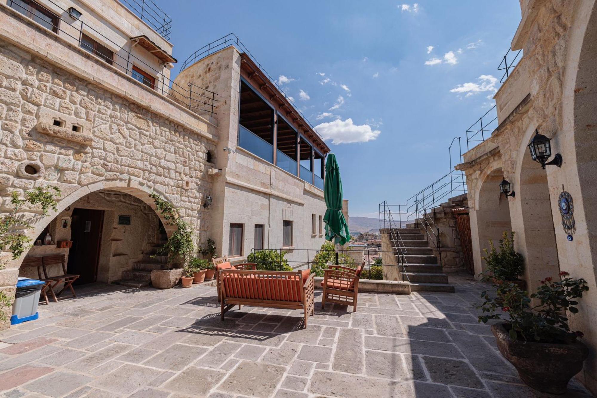 Canyon Cave Hotel أوروغوبْ المظهر الخارجي الصورة