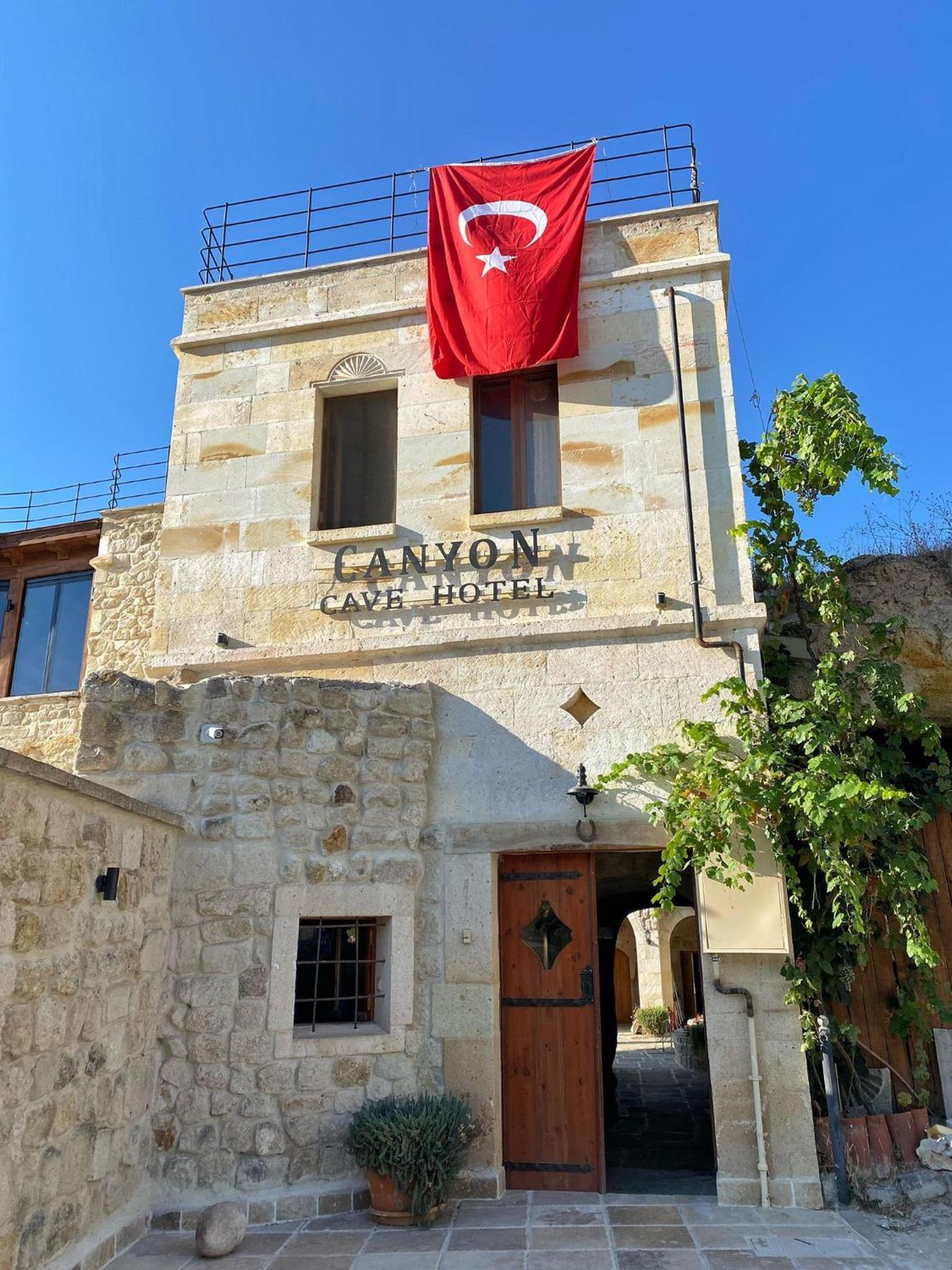 Canyon Cave Hotel أوروغوبْ المظهر الخارجي الصورة