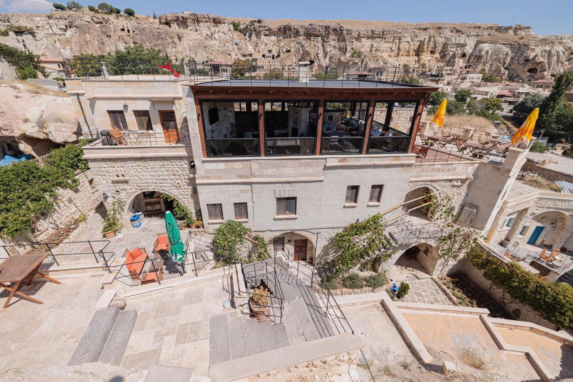 Canyon Cave Hotel أوروغوبْ المظهر الخارجي الصورة
