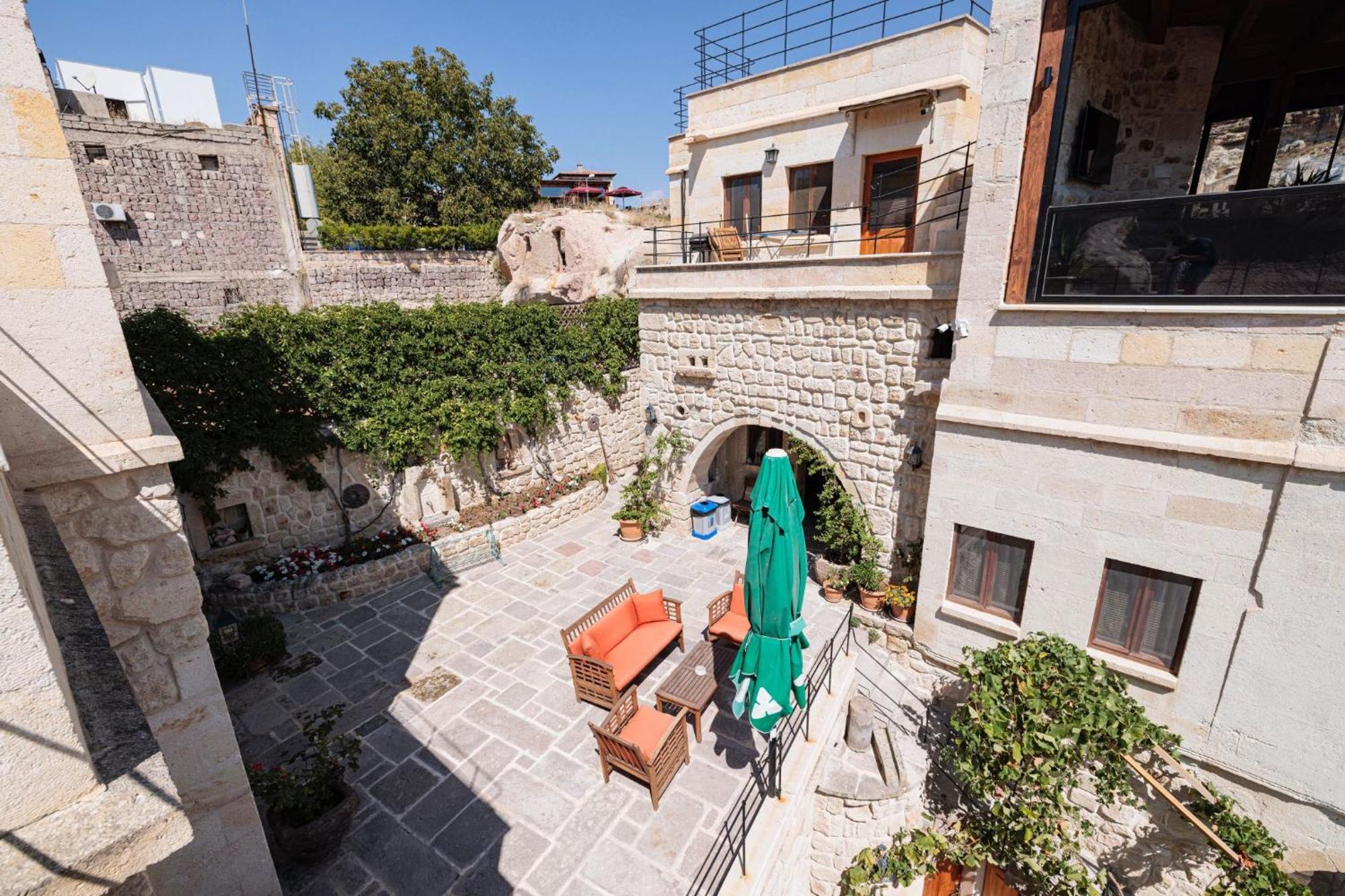 Canyon Cave Hotel أوروغوبْ المظهر الخارجي الصورة