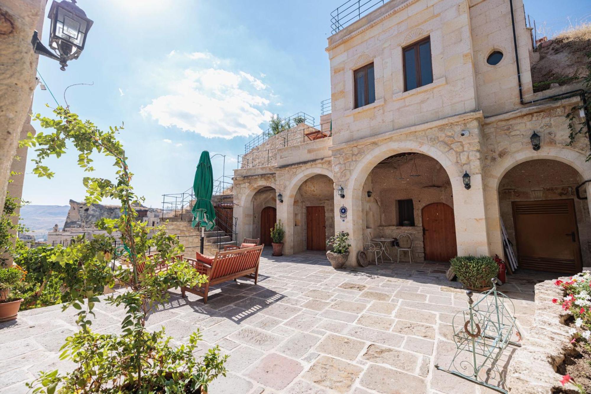Canyon Cave Hotel أوروغوبْ المظهر الخارجي الصورة