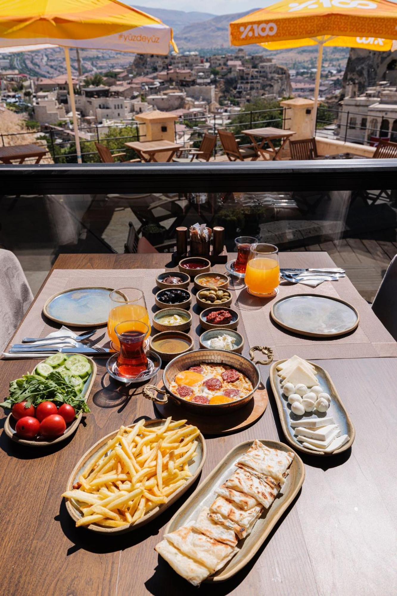 Canyon Cave Hotel أوروغوبْ المظهر الخارجي الصورة