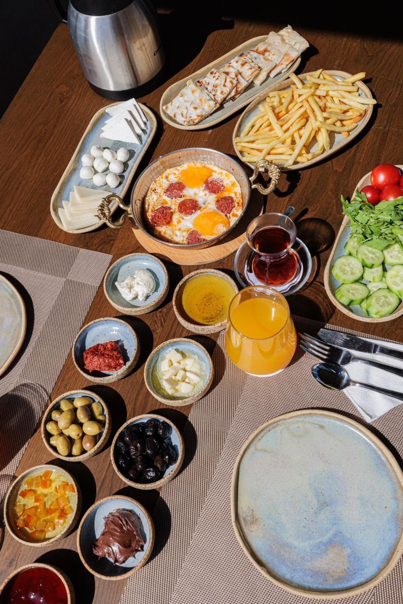 Canyon Cave Hotel أوروغوبْ المظهر الخارجي الصورة