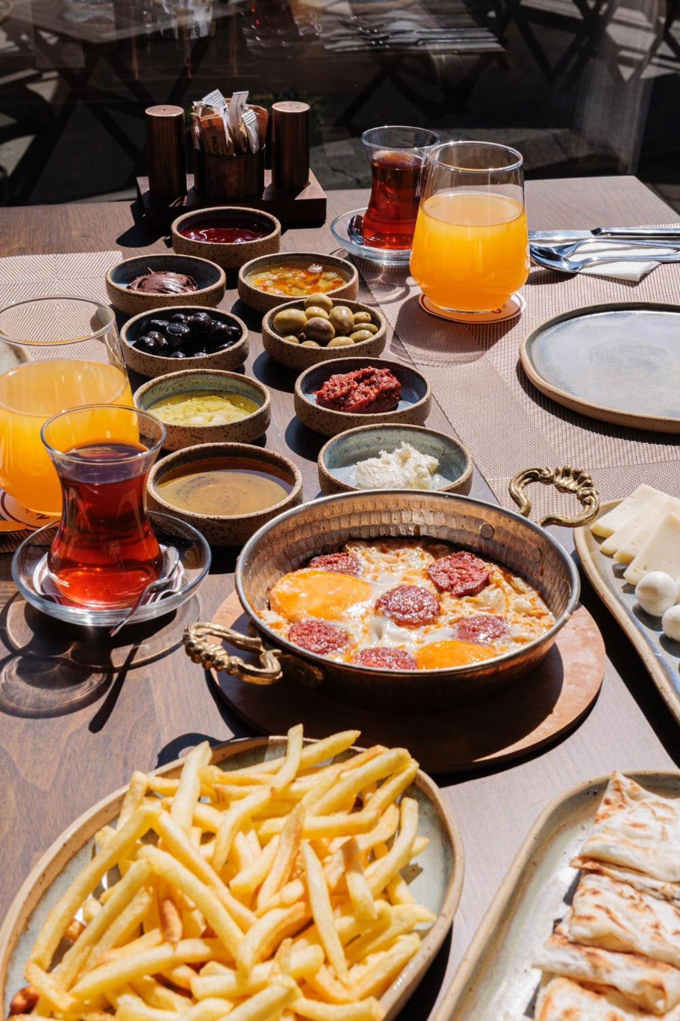 Canyon Cave Hotel أوروغوبْ المظهر الخارجي الصورة