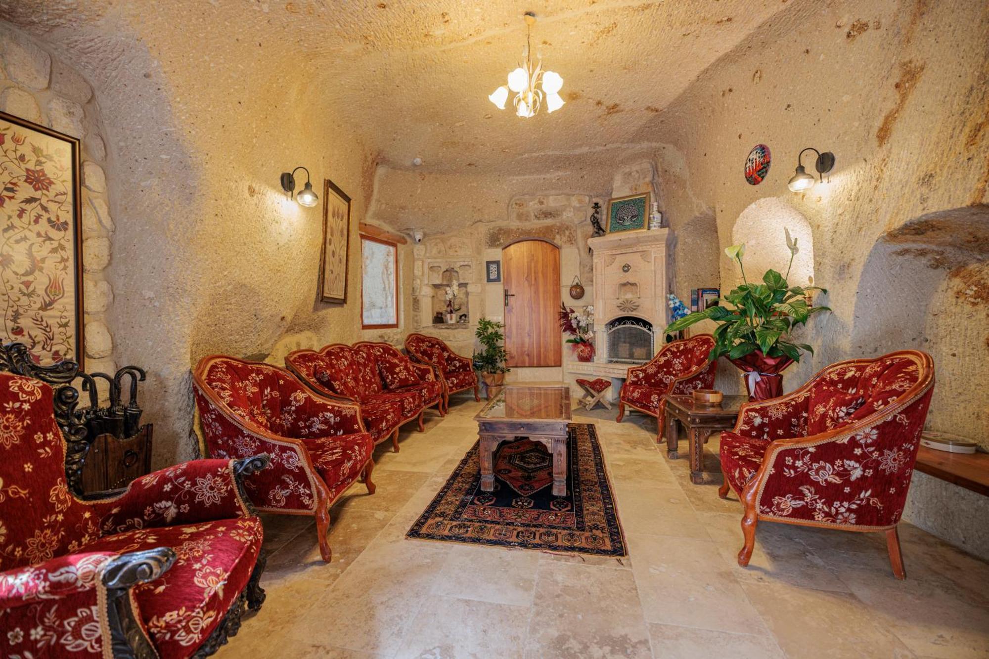Canyon Cave Hotel أوروغوبْ المظهر الخارجي الصورة