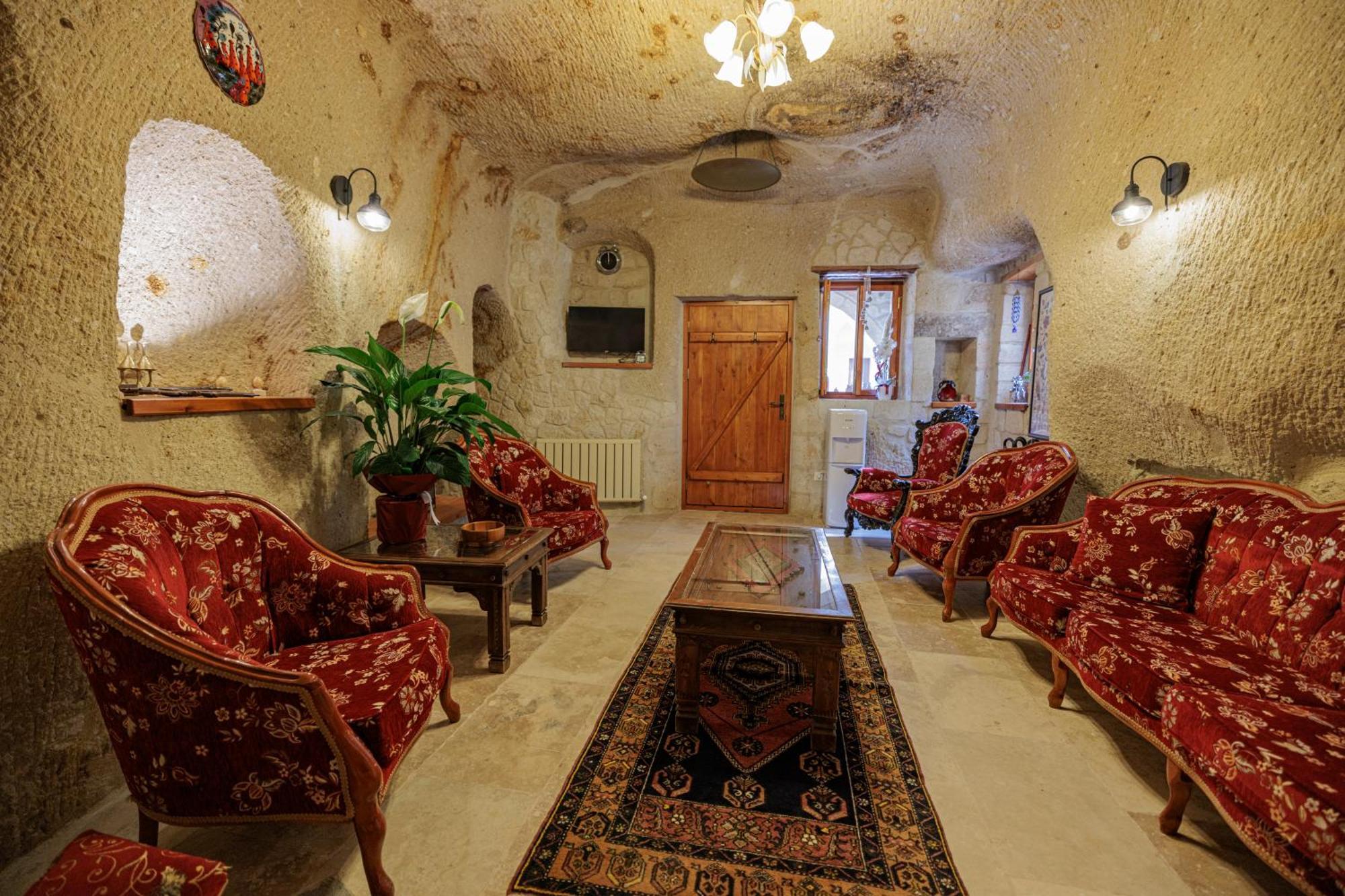 Canyon Cave Hotel أوروغوبْ المظهر الخارجي الصورة