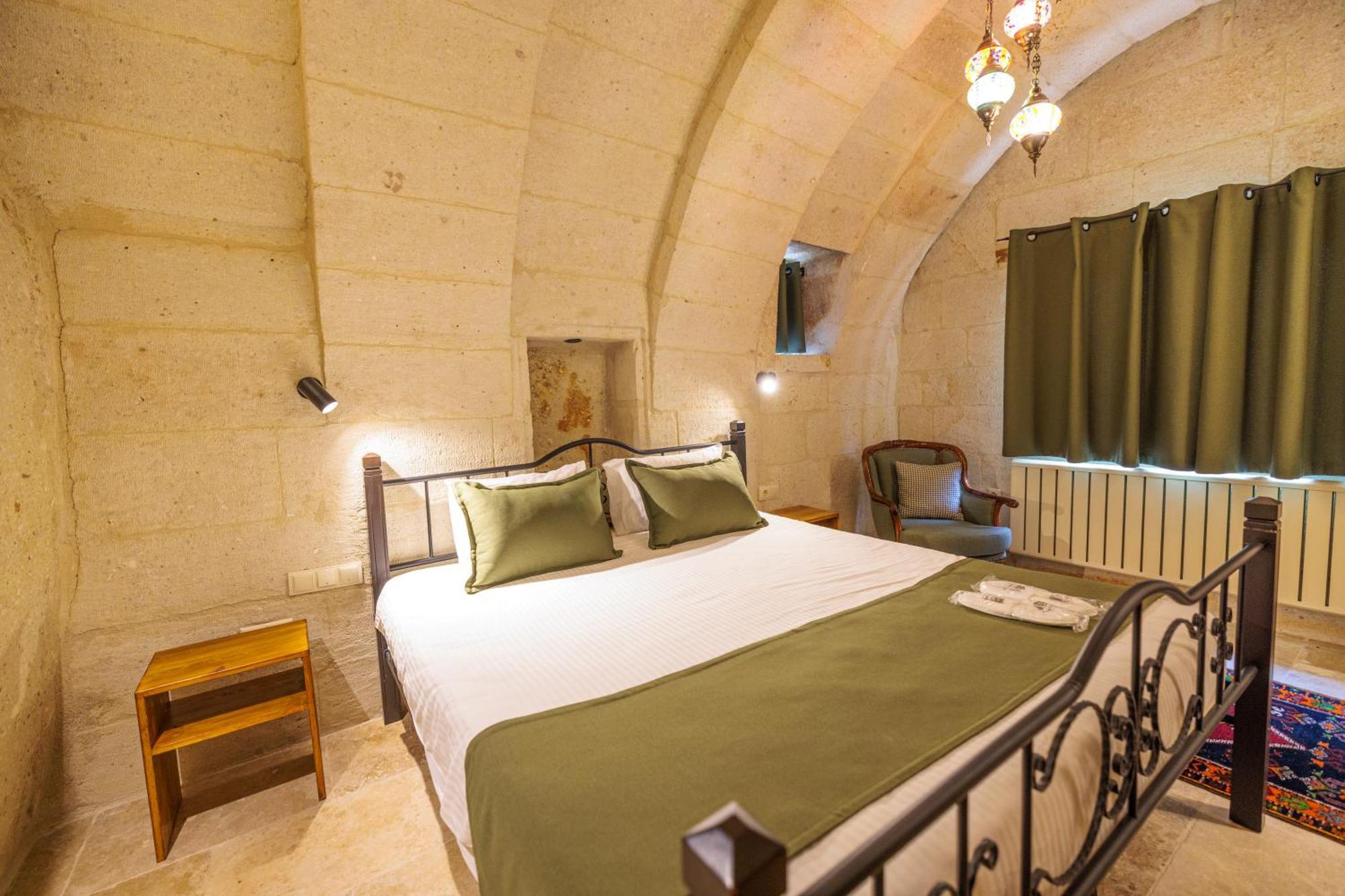 Canyon Cave Hotel أوروغوبْ المظهر الخارجي الصورة