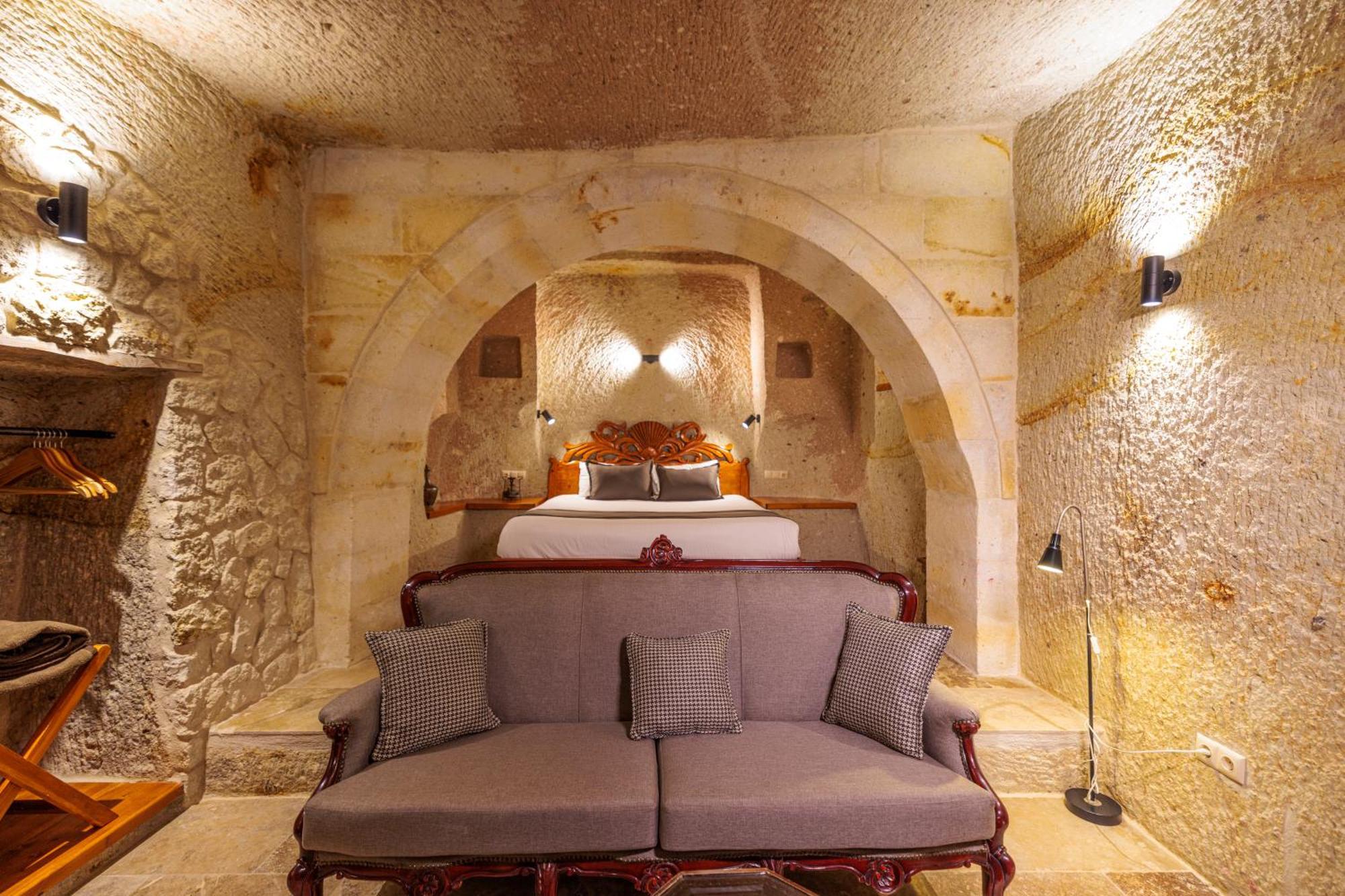 Canyon Cave Hotel أوروغوبْ المظهر الخارجي الصورة
