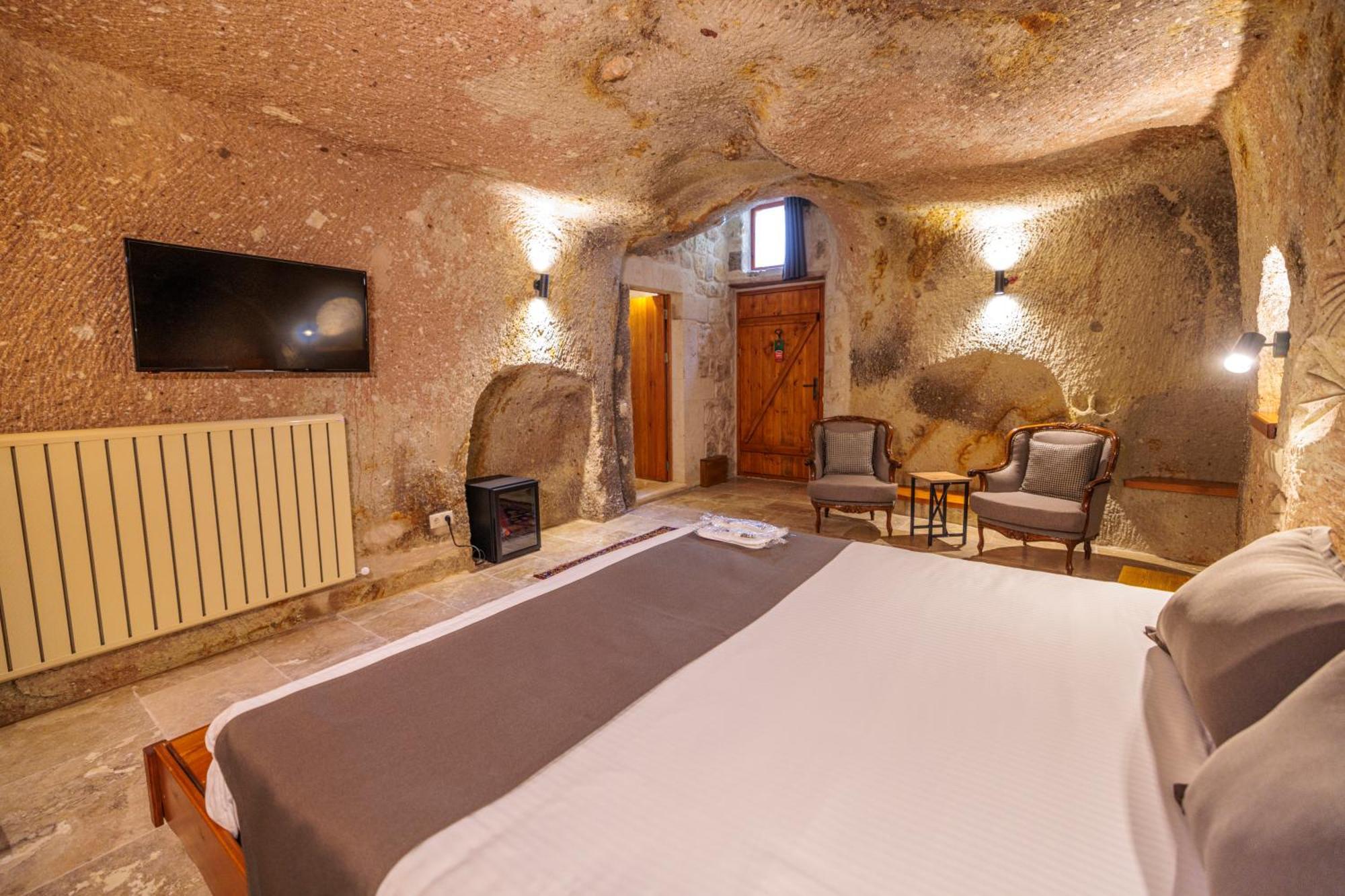 Canyon Cave Hotel أوروغوبْ المظهر الخارجي الصورة