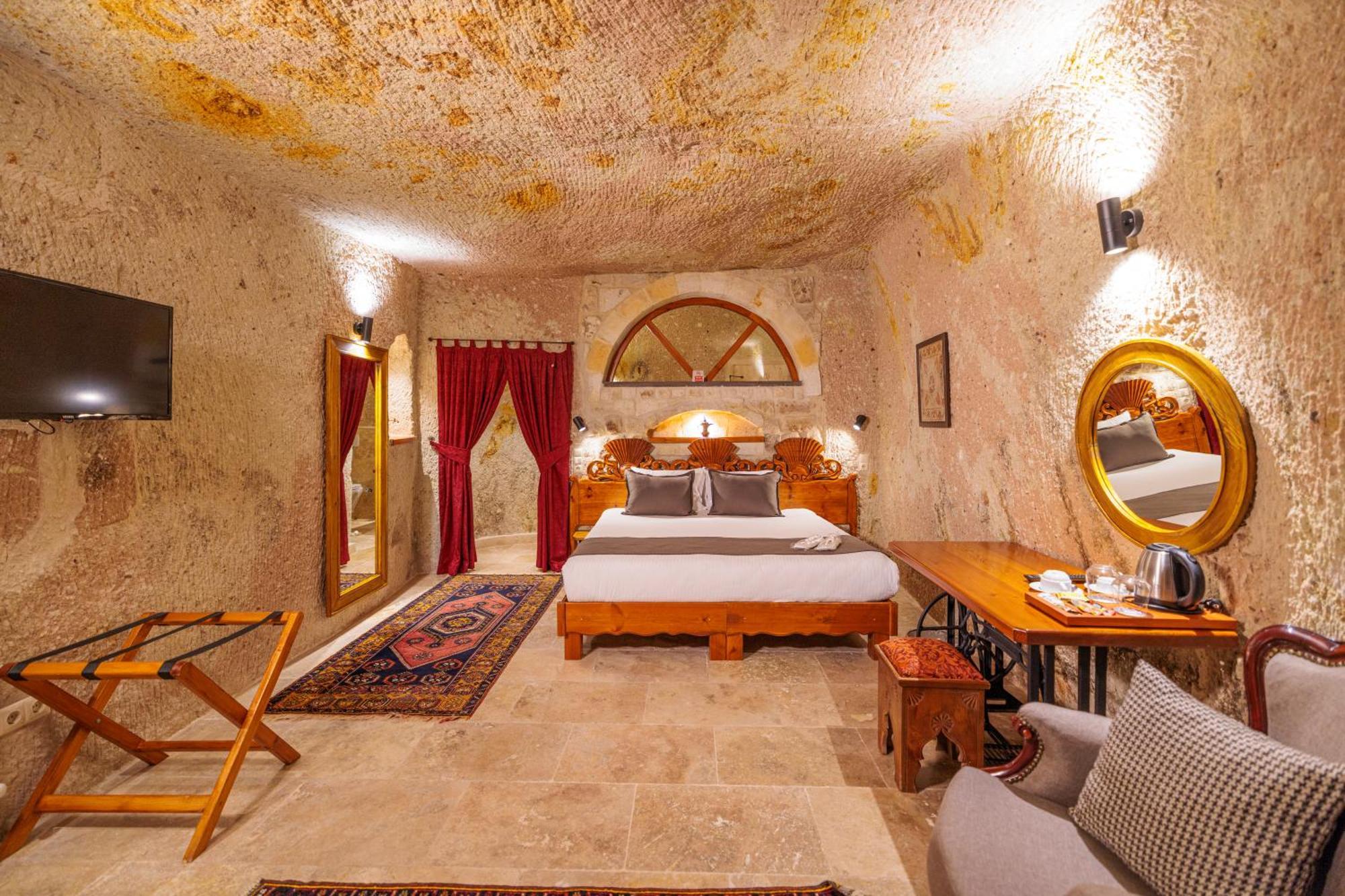 Canyon Cave Hotel أوروغوبْ المظهر الخارجي الصورة