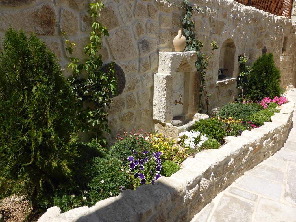 Canyon Cave Hotel أوروغوبْ المظهر الخارجي الصورة